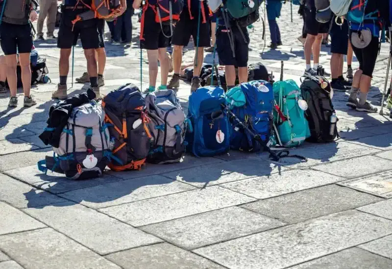 Mochilas en la Plaza del Obradoiro