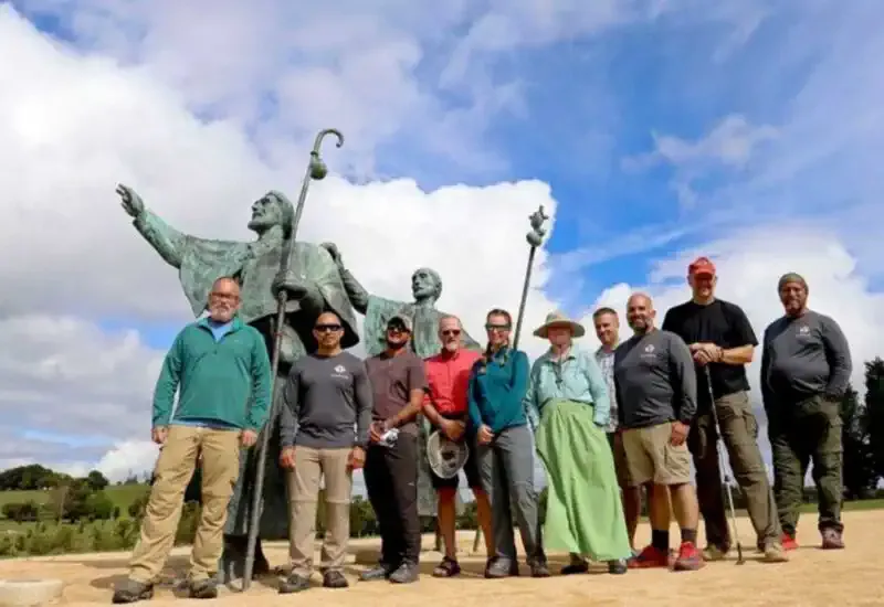 Los veteranos de guerra en el monumento del Monte do Gozo