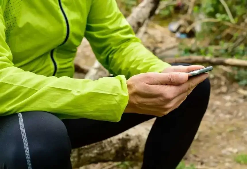 A Pilgrim Using the AlertCops App