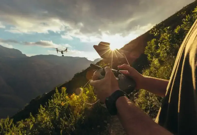 Faire voler un drone dans les champs