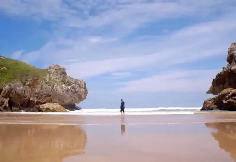 Javier Gutiérrez on the beach