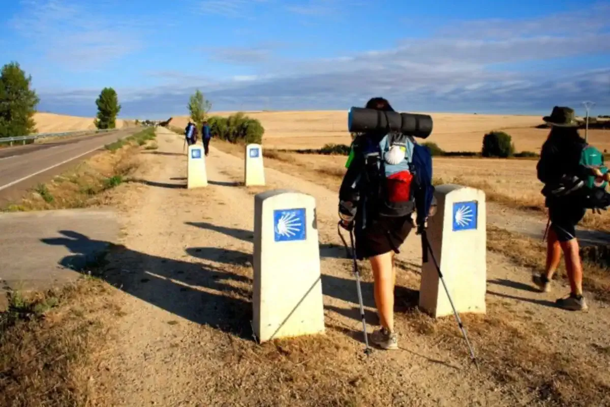 Peregrinos caminando