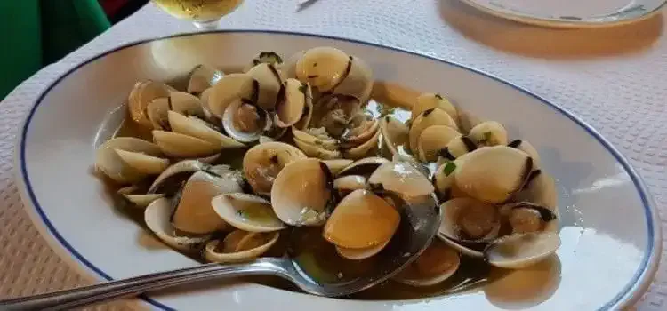 dish of clams