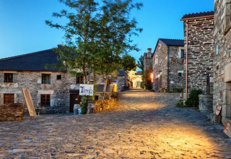 La entrada a un pueblo del Camino