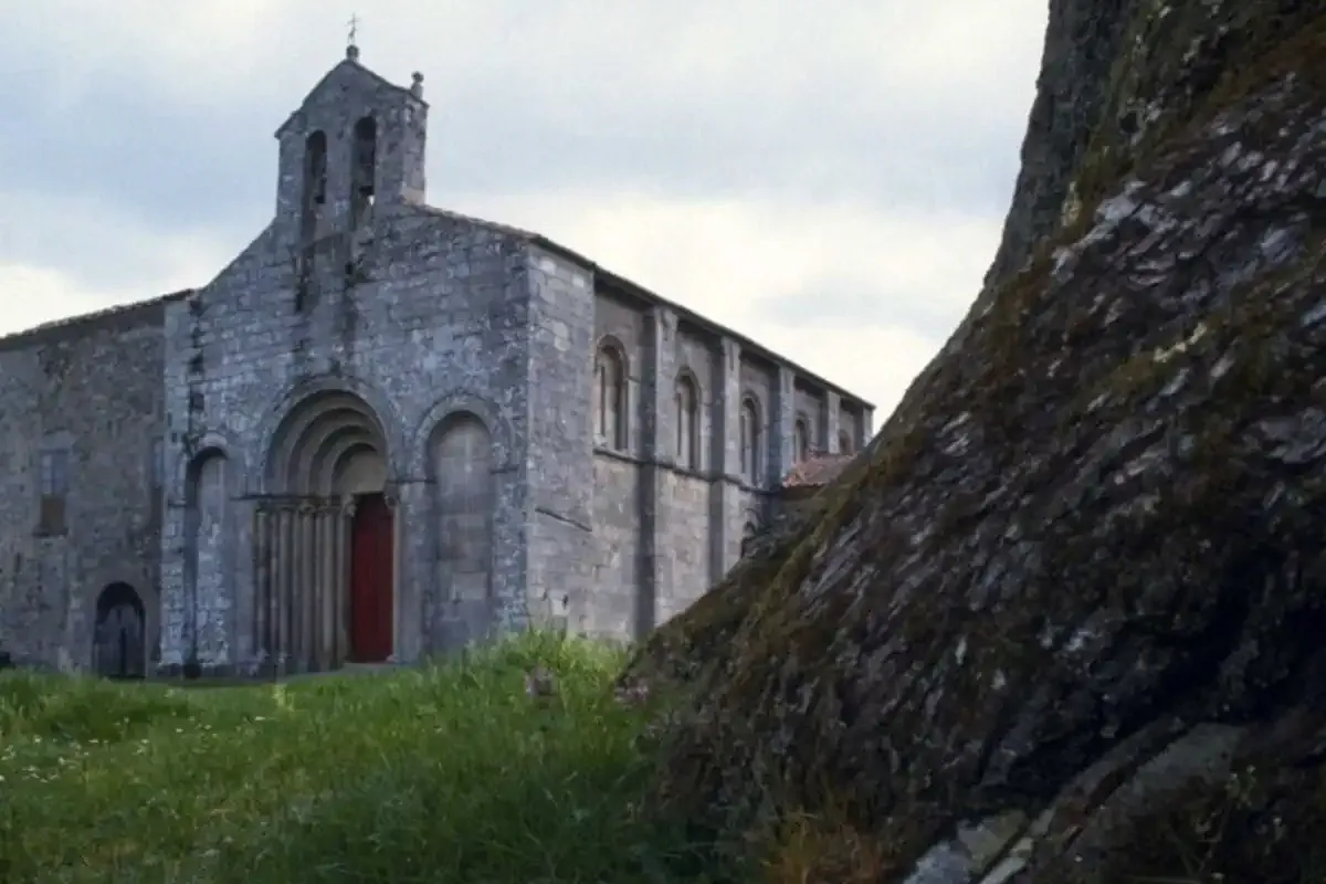 Iglesia y antiguo hospital de peregrinos