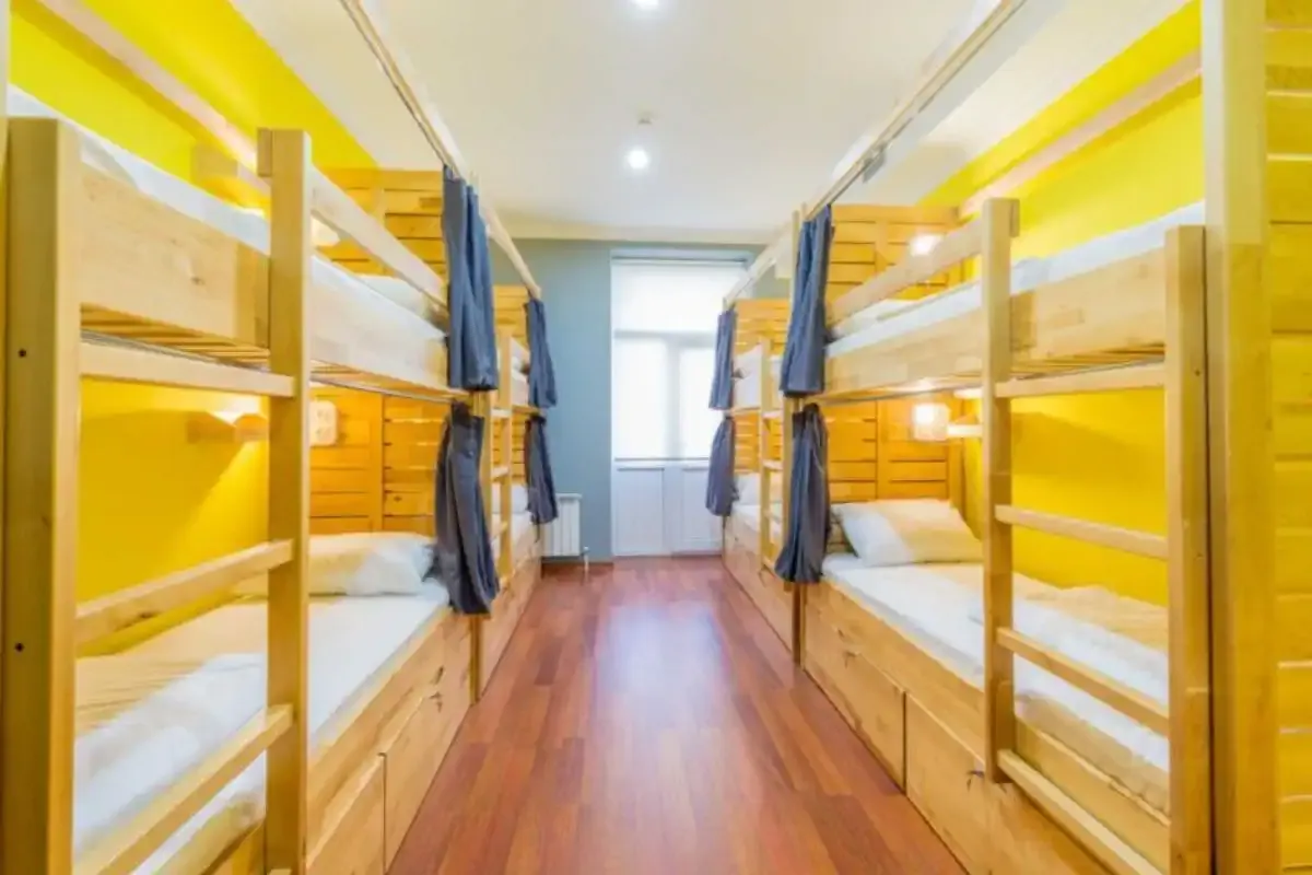 Interior de un albergue de peregrinos