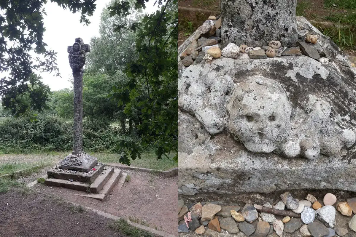 Cruceiro de Lameiros y detalle de su base