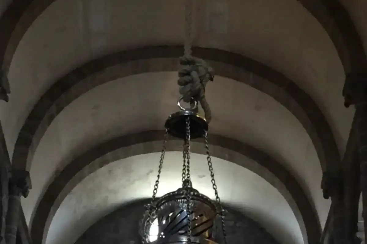 Dettaglio del nodo del Botafumeiro e della corda