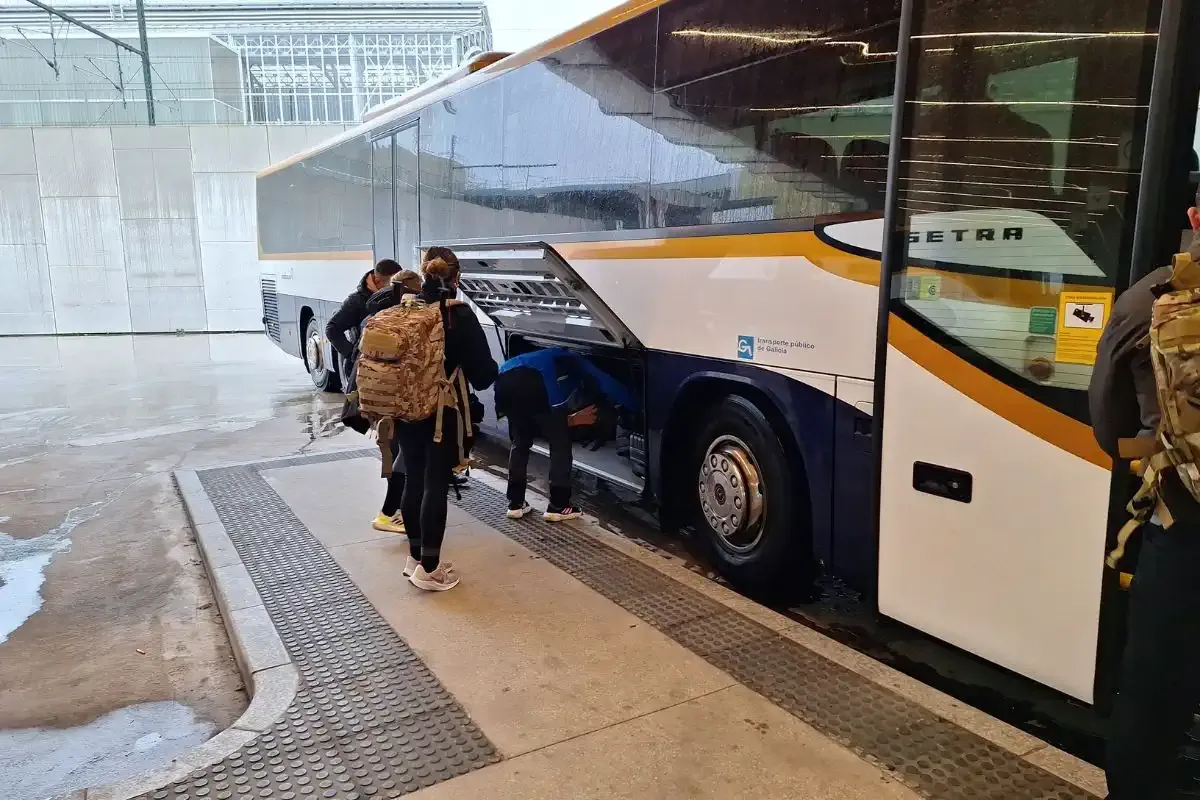 Peregrinas montando en bus