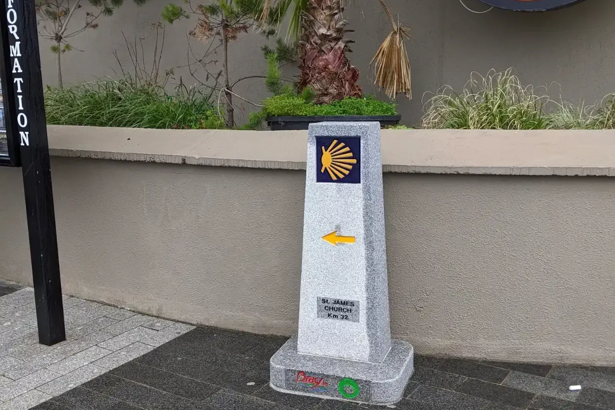 Mojón en la ruta de Bray Celtic Camino del Camino Celta