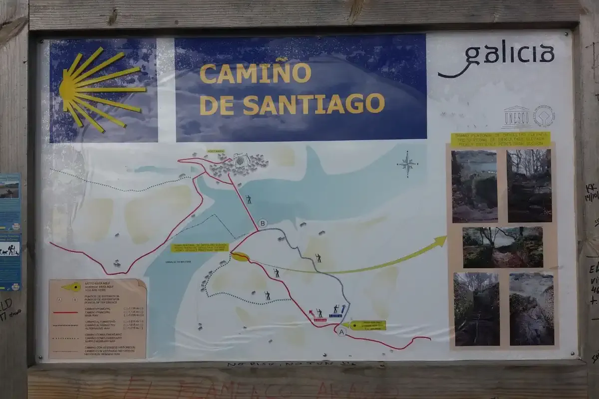 Pannello esplicativo dell’arrivo a Portomarín attraverso tre percorsi