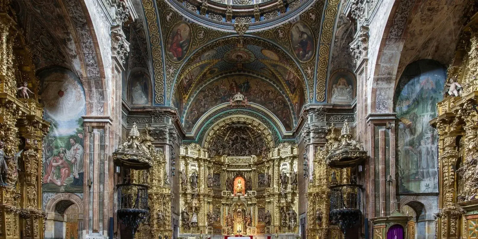 Basilica of Santa María Los Arcos