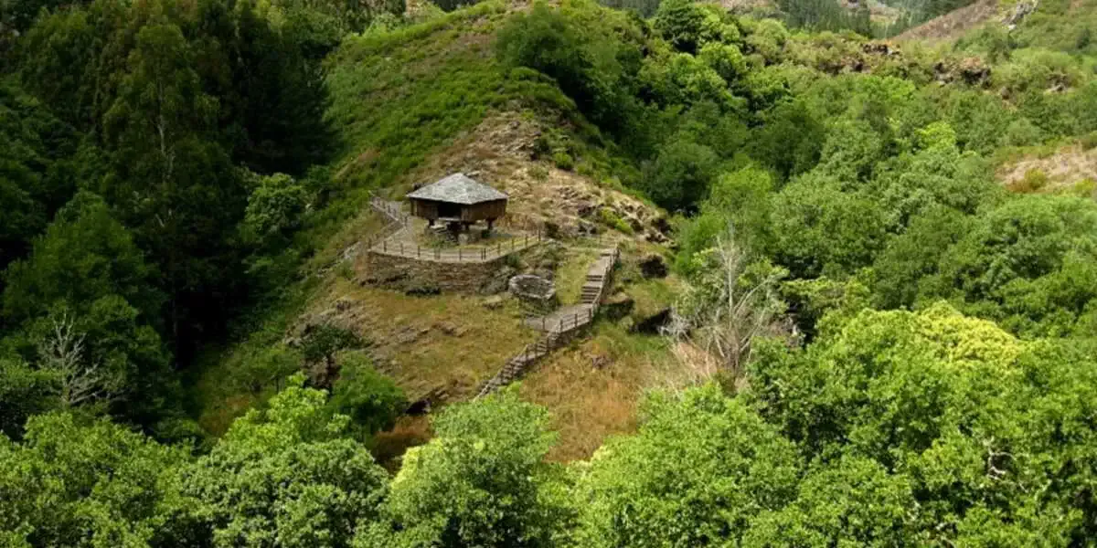 A Cortevella Recreational Area O Cadavo