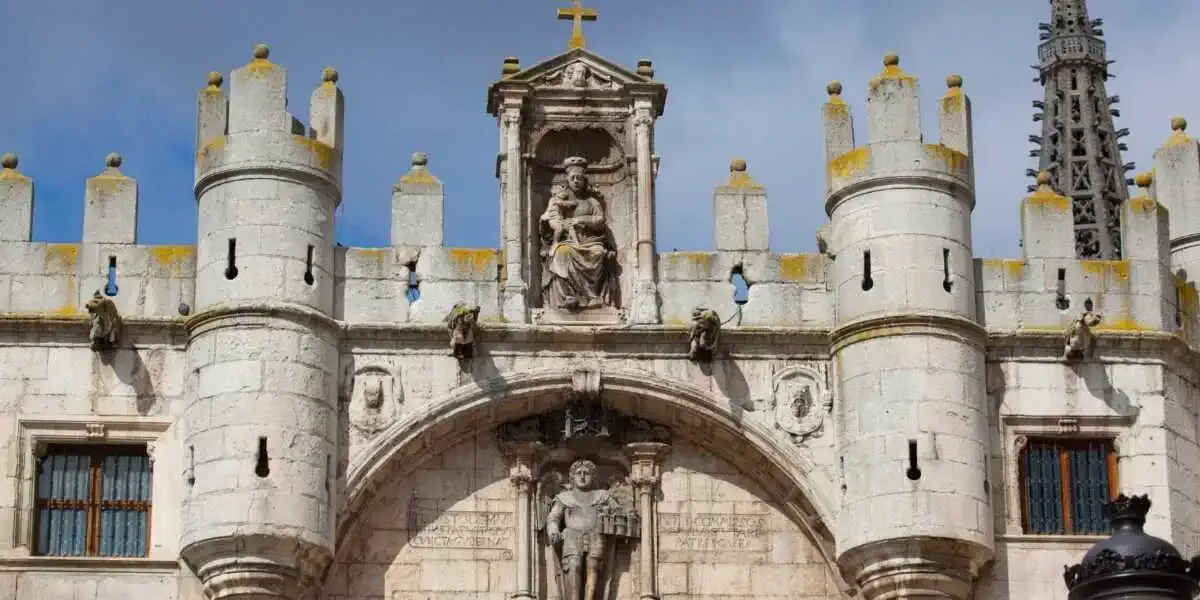 Arch of Santa María