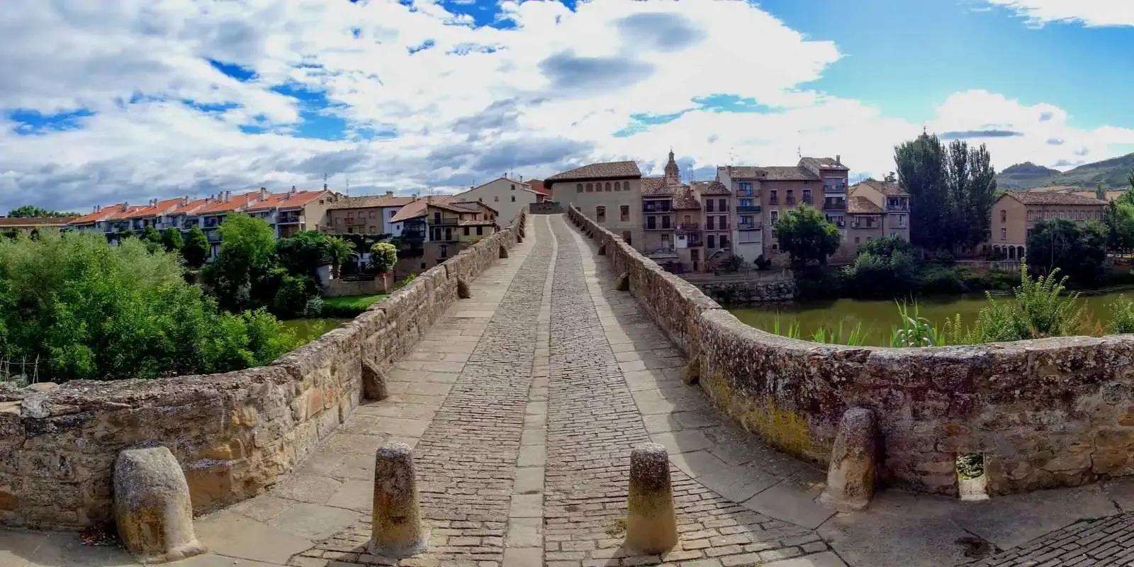 Brücke románico Puente la Reina