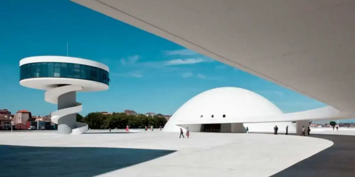 Centro di Oscar Niemeyer Aviles