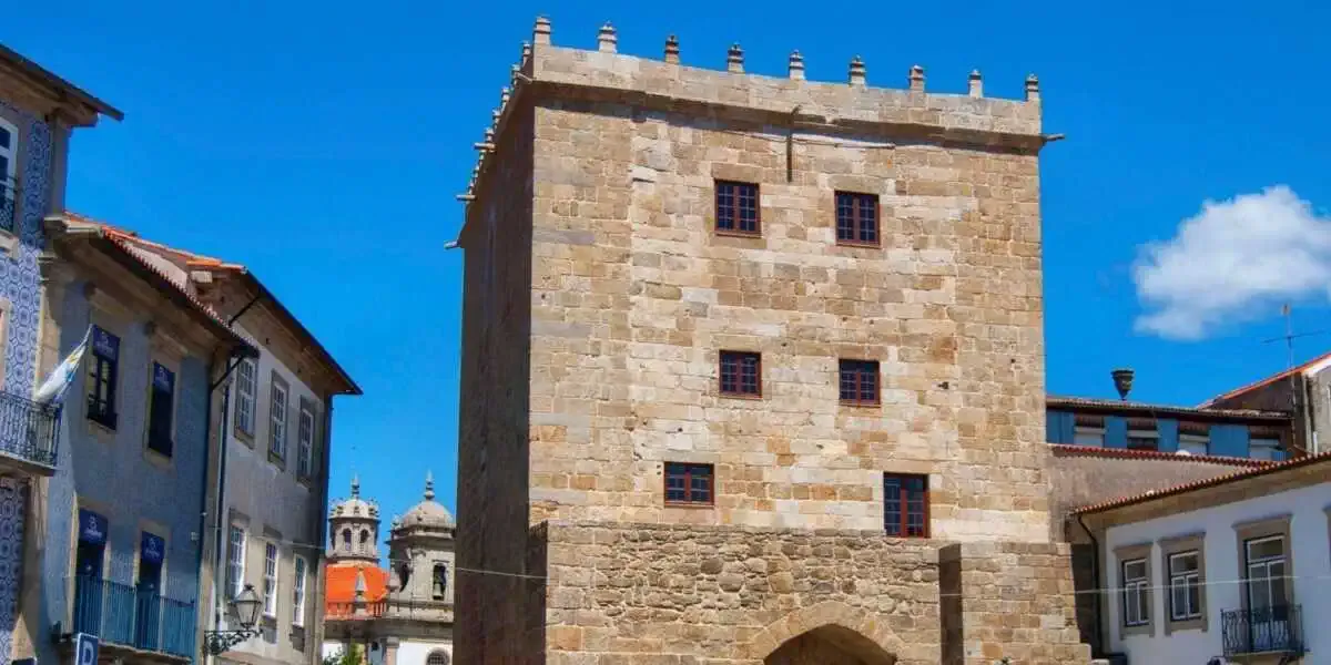 Porta Nova Tower Barcelos