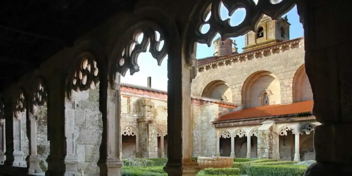 Collegiate Church of Santa María Real - Xunqueira de Ambía