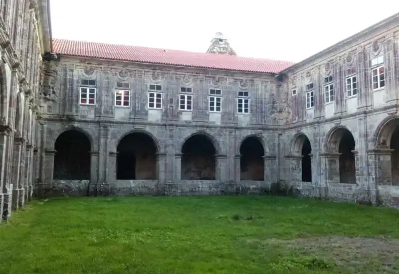 Claustro de Sobrado dos Monxes