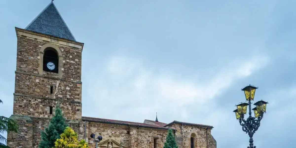 Kirche San Salvador - La Bañeza